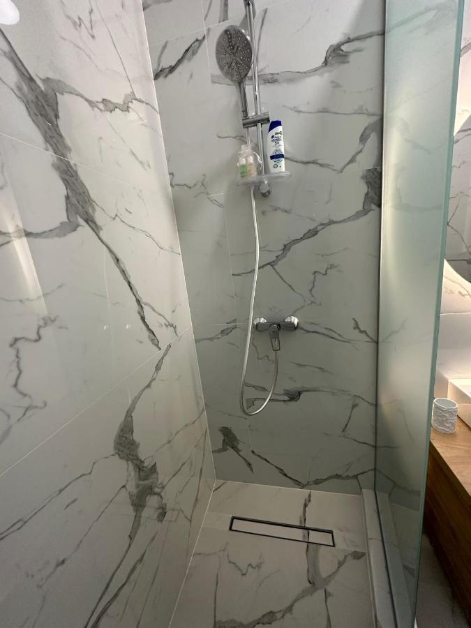 شقة Oyster Flat Victoriei بوخارست المظهر الخارجي الصورة